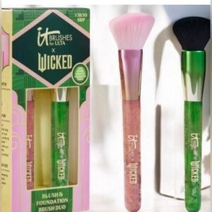 IT Brushes for ULTA x WICKED Makeup Brush Set - Pink and Green